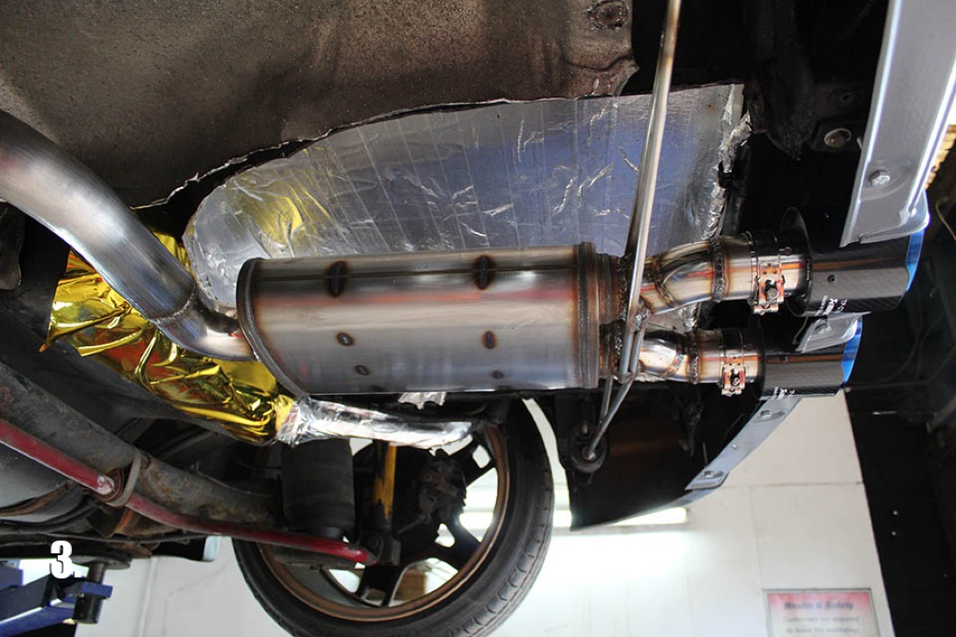 Twin tail pipes on a MK4 Golf 1.8 GTi in R32 MK5 style 